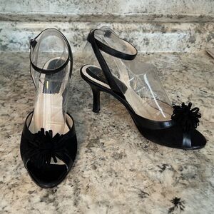 True Meaning Black Leather Suede Ankle Strap Pom Pom Kitten Heels Sz 7 Vintage